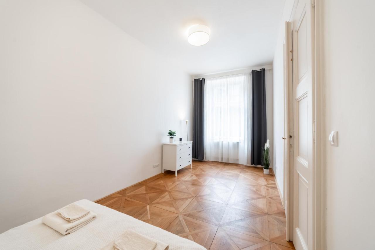 Exclusive Apartment Near Kafka'S Head Praga Exterior foto